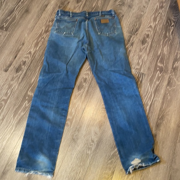 Men’s Wrangler Jeans - Picture 2 of 4